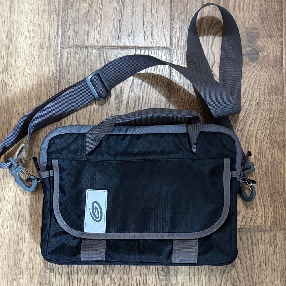 Timbuk2 Black and Gray Shoulder 9” x 12” Tablet Bag